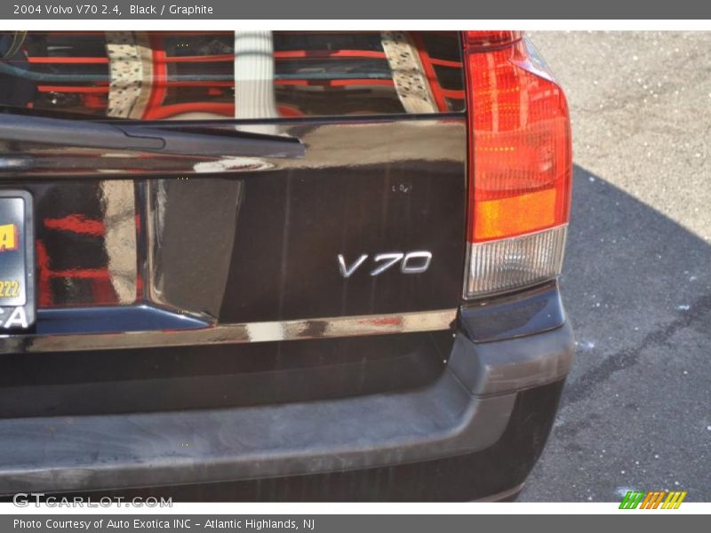 Black / Graphite 2004 Volvo V70 2.4