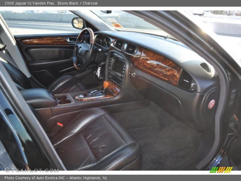 Ebony Black / Charcoal 2006 Jaguar XJ Vanden Plas