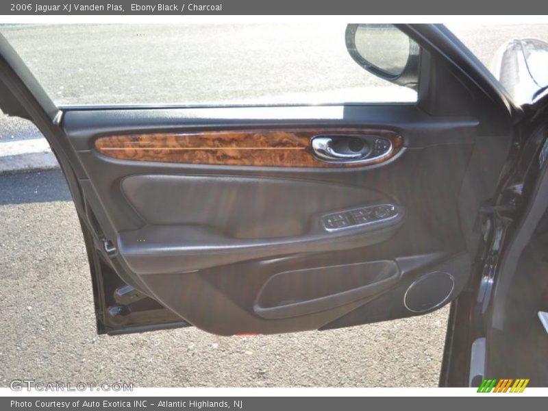 Ebony Black / Charcoal 2006 Jaguar XJ Vanden Plas