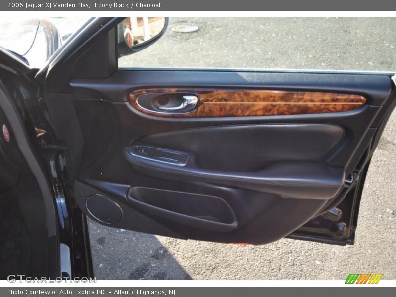 Ebony Black / Charcoal 2006 Jaguar XJ Vanden Plas