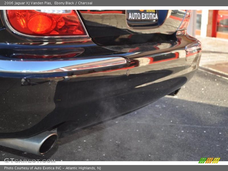 Ebony Black / Charcoal 2006 Jaguar XJ Vanden Plas