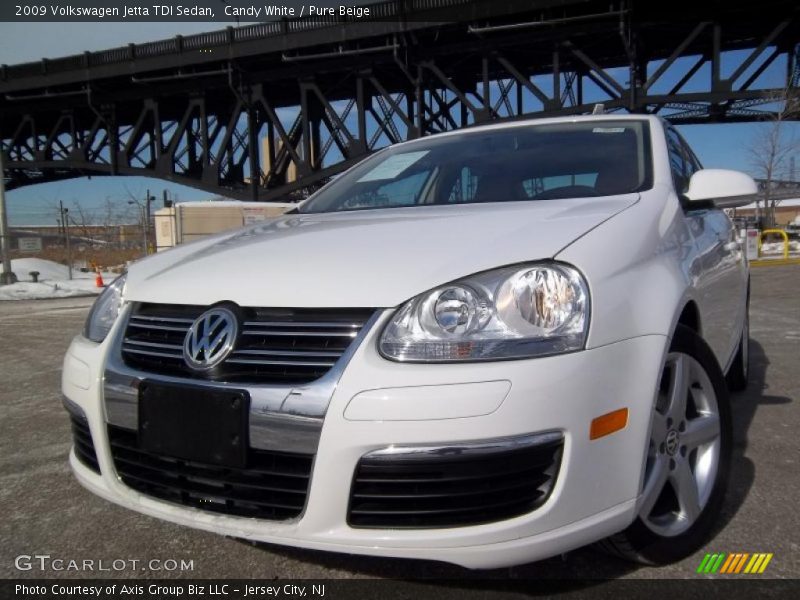 Candy White / Pure Beige 2009 Volkswagen Jetta TDI Sedan