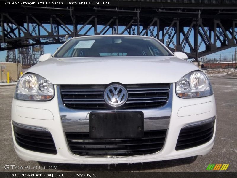 Candy White / Pure Beige 2009 Volkswagen Jetta TDI Sedan
