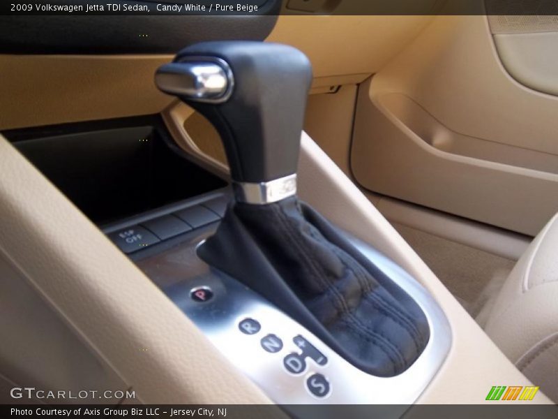Candy White / Pure Beige 2009 Volkswagen Jetta TDI Sedan