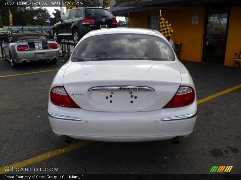 White Onyx / Ivory 2003 Jaguar S-Type 3.0