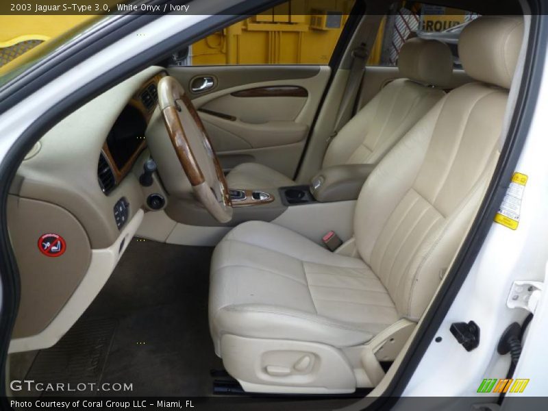 White Onyx / Ivory 2003 Jaguar S-Type 3.0
