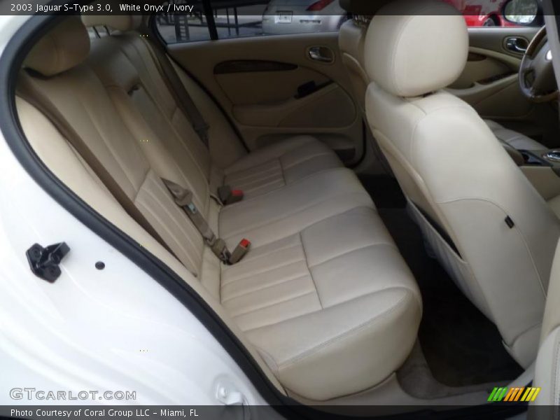 White Onyx / Ivory 2003 Jaguar S-Type 3.0