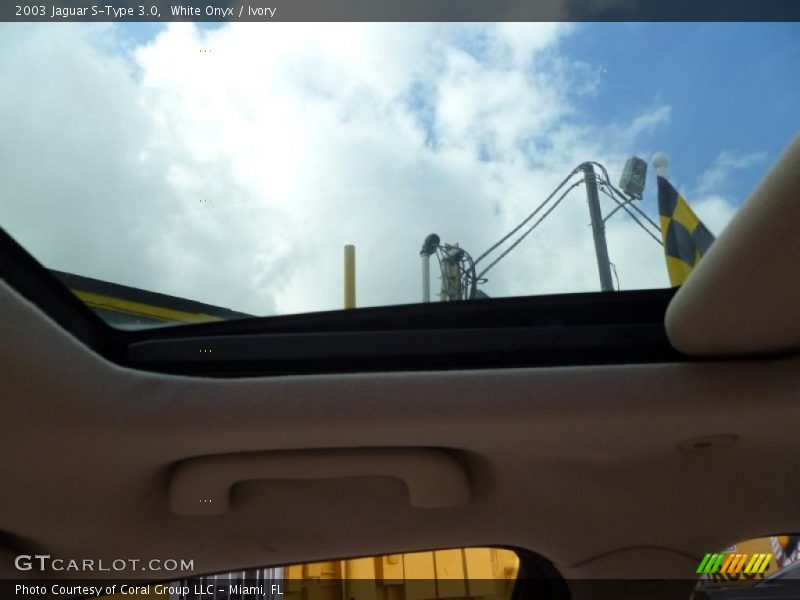 White Onyx / Ivory 2003 Jaguar S-Type 3.0