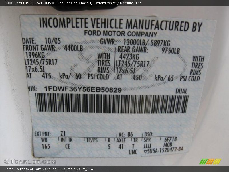 Oxford White / Medium Flint 2006 Ford F350 Super Duty XL Regular Cab Chassis