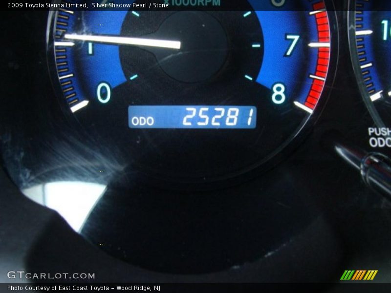 Silver Shadow Pearl / Stone 2009 Toyota Sienna Limited