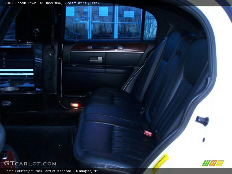  2003 Town Car Limousine Black Interior