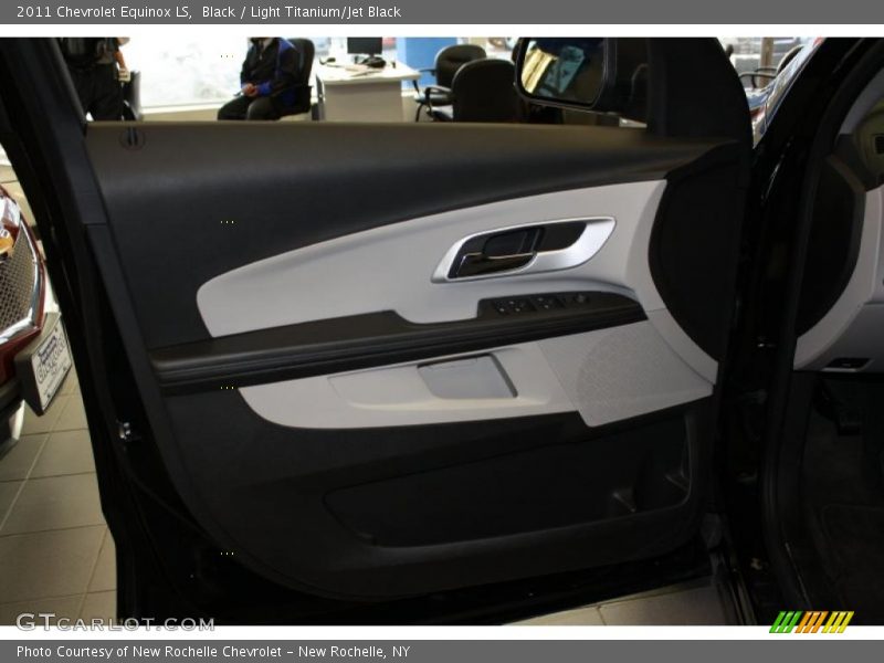 Black / Light Titanium/Jet Black 2011 Chevrolet Equinox LS