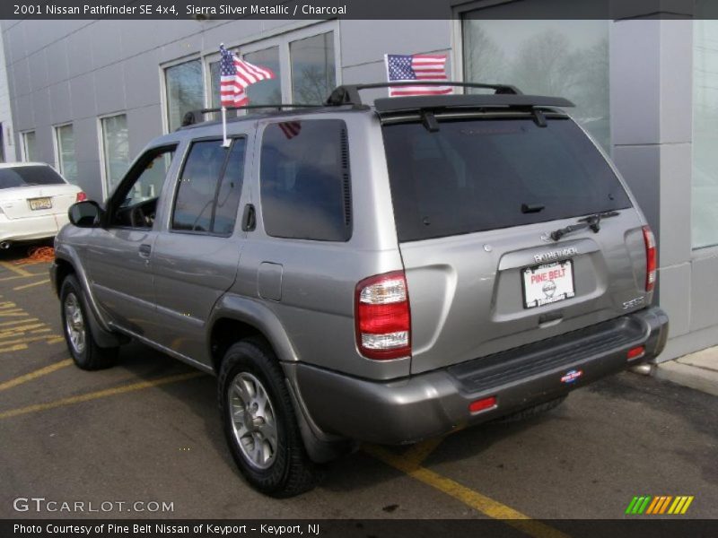Sierra Silver Metallic / Charcoal 2001 Nissan Pathfinder SE 4x4
