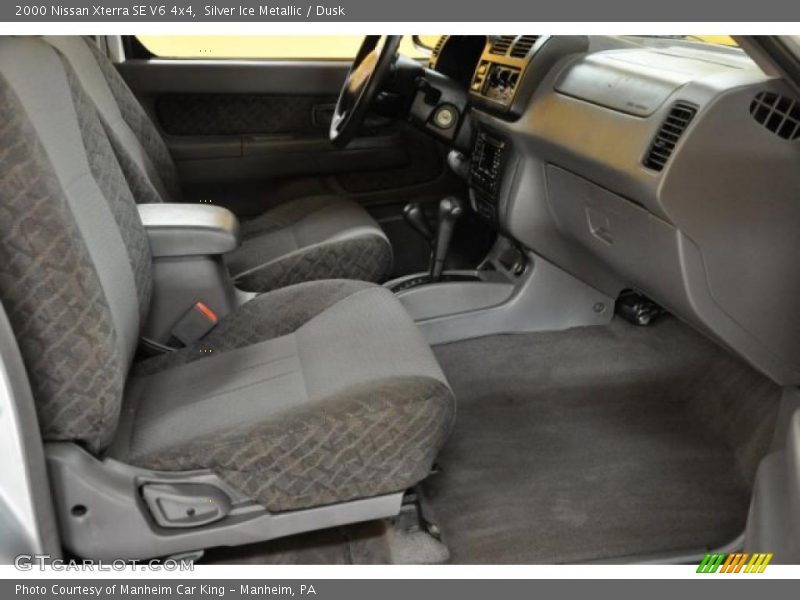 Silver Ice Metallic / Dusk 2000 Nissan Xterra SE V6 4x4