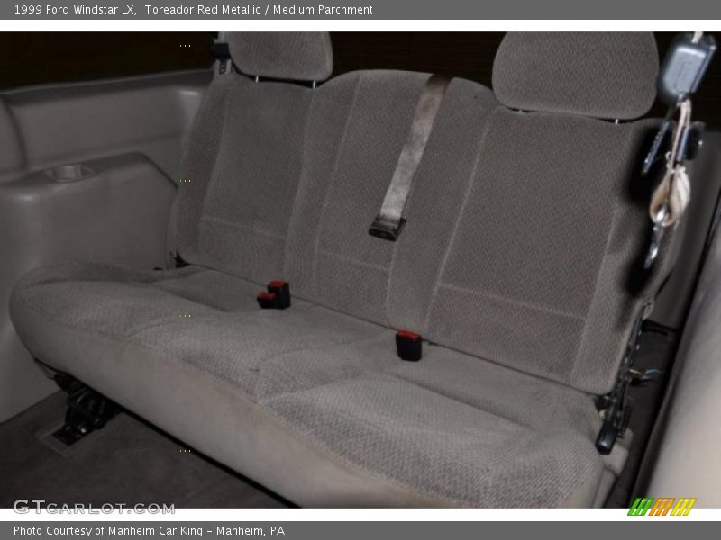Toreador Red Metallic / Medium Parchment 1999 Ford Windstar LX