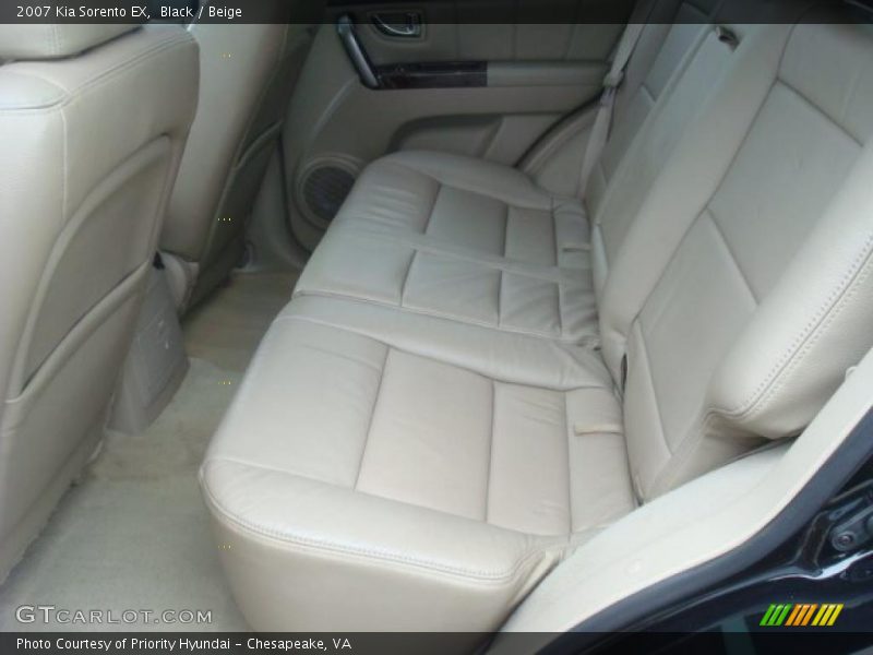 Black / Beige 2007 Kia Sorento EX