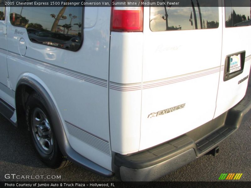 Summit White / Medium Dark Pewter 2005 Chevrolet Express 1500 Passenger Conversion Van