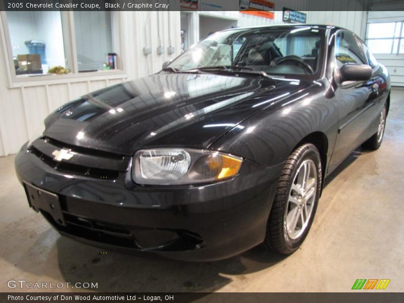 Black / Graphite Gray 2005 Chevrolet Cavalier Coupe