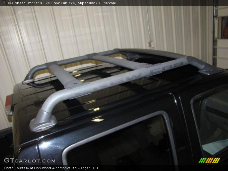 Super Black / Charcoal 2004 Nissan Frontier XE V6 Crew Cab 4x4