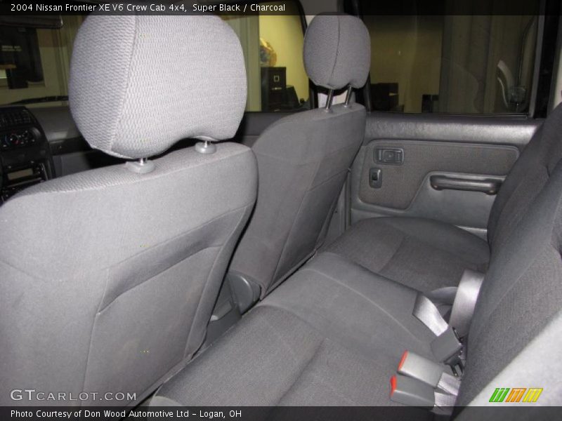 Super Black / Charcoal 2004 Nissan Frontier XE V6 Crew Cab 4x4