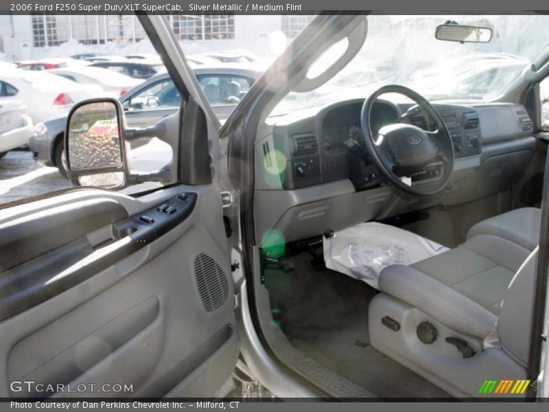 Silver Metallic / Medium Flint 2006 Ford F250 Super Duty XLT SuperCab
