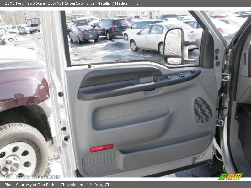 Silver Metallic / Medium Flint 2006 Ford F250 Super Duty XLT SuperCab