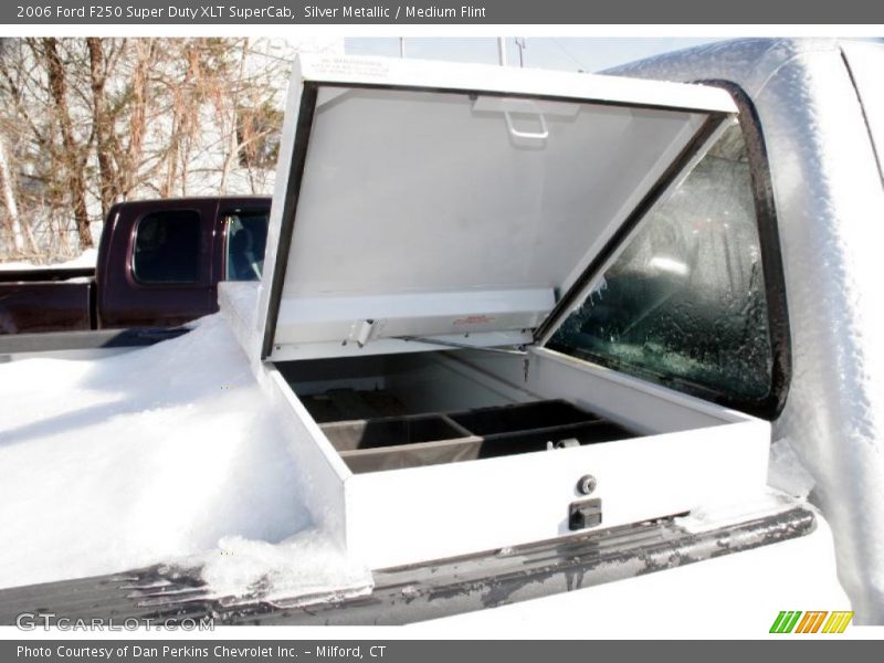 Silver Metallic / Medium Flint 2006 Ford F250 Super Duty XLT SuperCab
