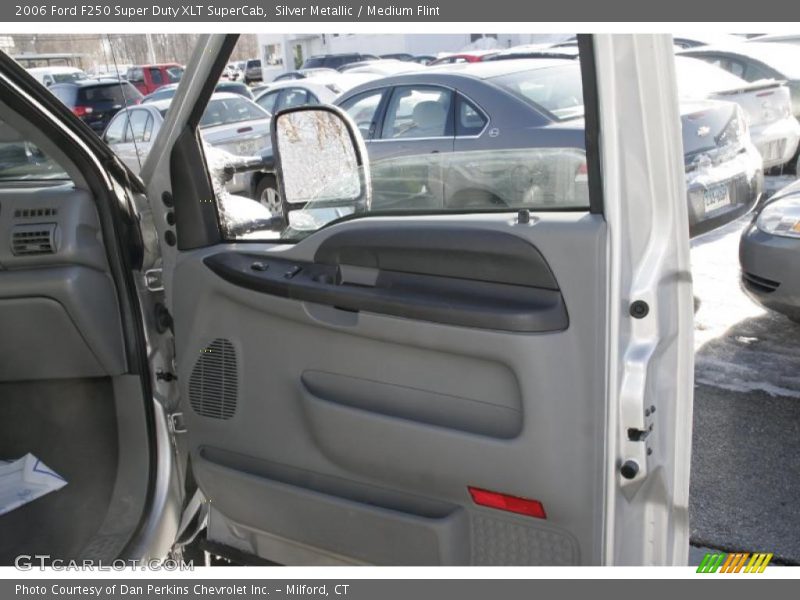 Silver Metallic / Medium Flint 2006 Ford F250 Super Duty XLT SuperCab