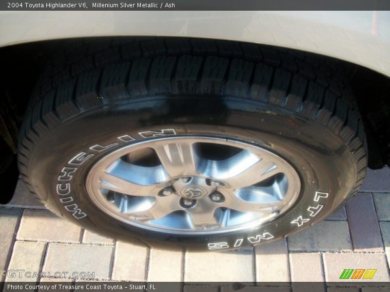 Millenium Silver Metallic / Ash 2004 Toyota Highlander V6