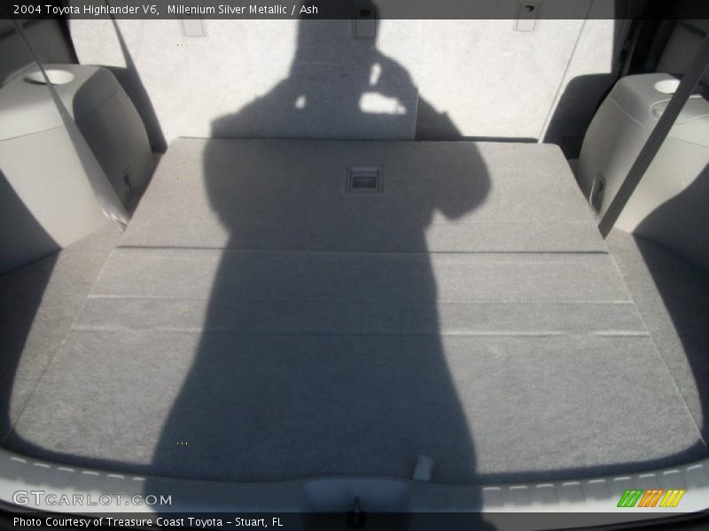 Millenium Silver Metallic / Ash 2004 Toyota Highlander V6