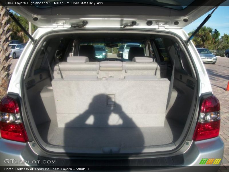 Millenium Silver Metallic / Ash 2004 Toyota Highlander V6