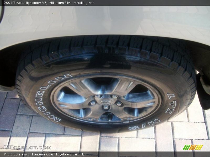 Millenium Silver Metallic / Ash 2004 Toyota Highlander V6