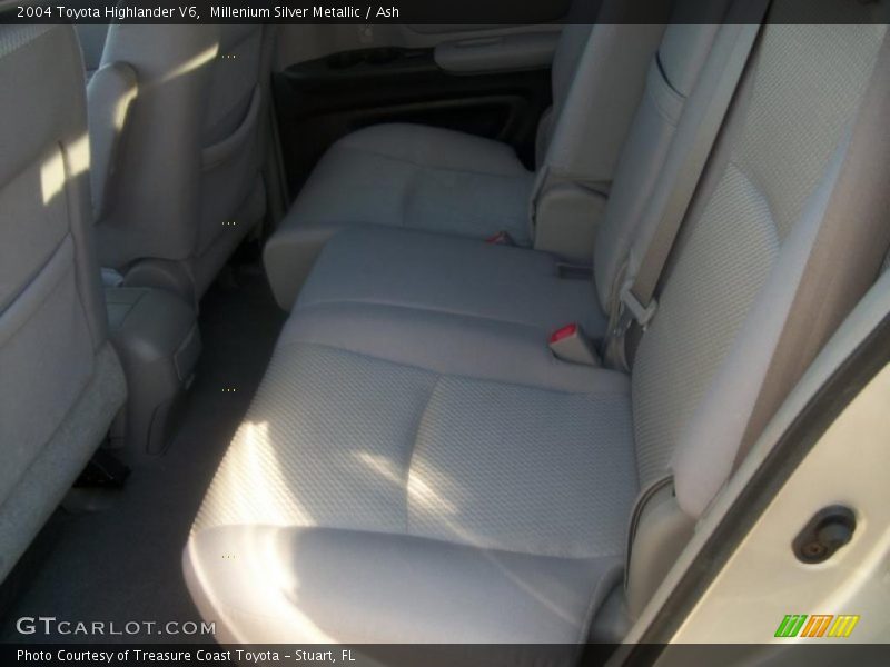 Millenium Silver Metallic / Ash 2004 Toyota Highlander V6