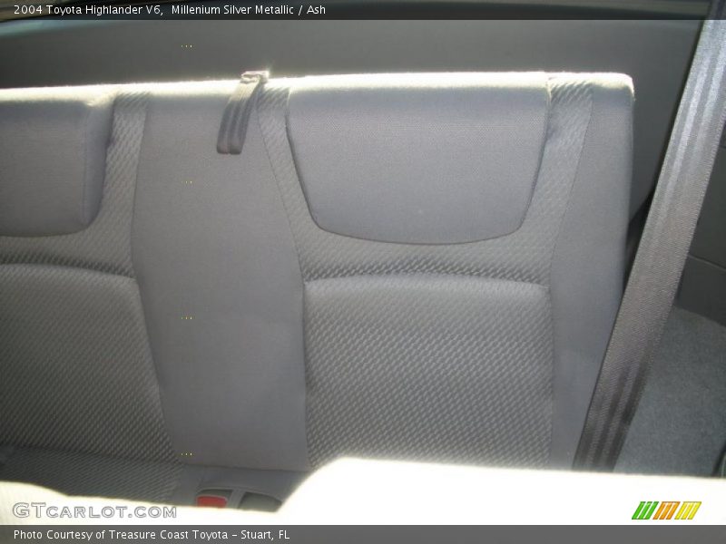 Millenium Silver Metallic / Ash 2004 Toyota Highlander V6