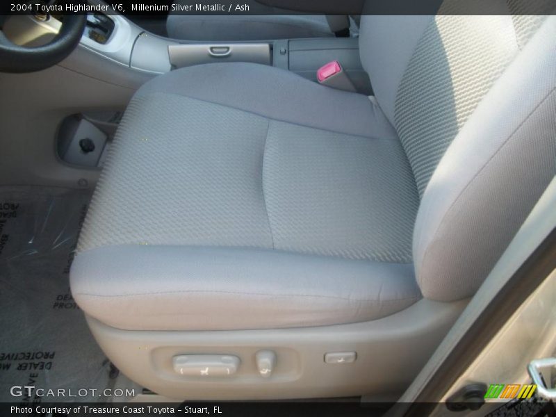 Millenium Silver Metallic / Ash 2004 Toyota Highlander V6