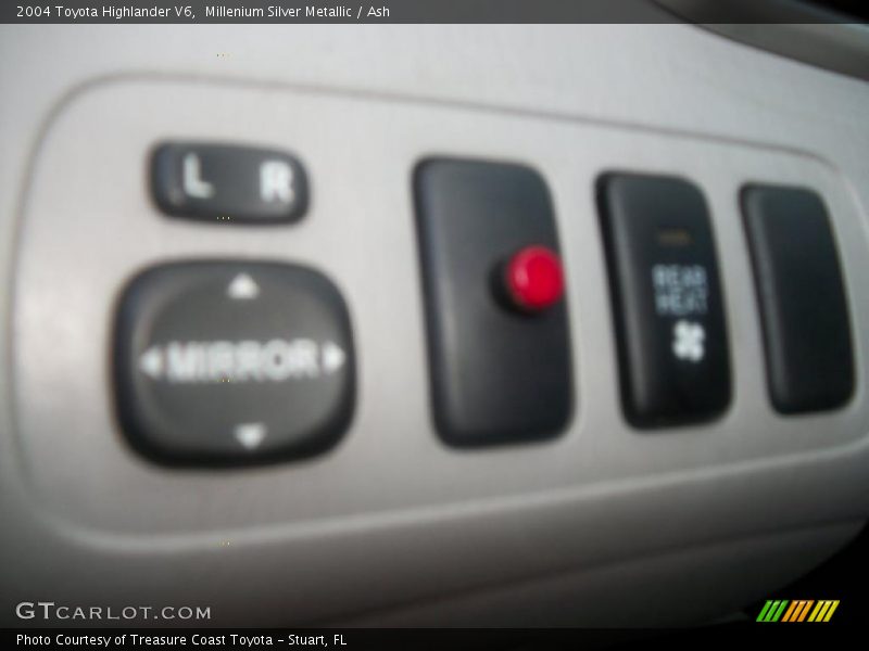 Millenium Silver Metallic / Ash 2004 Toyota Highlander V6