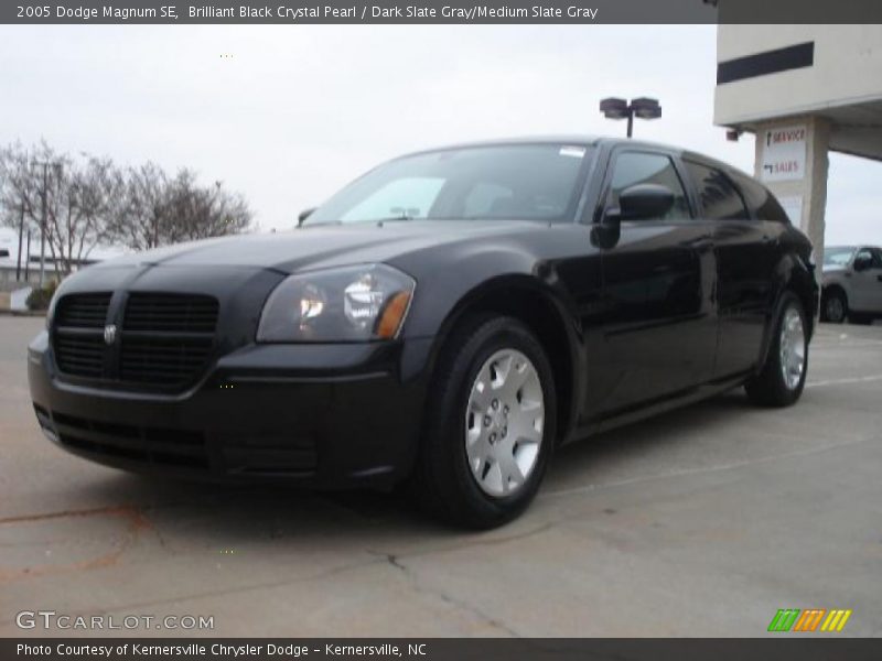 Brilliant Black Crystal Pearl / Dark Slate Gray/Medium Slate Gray 2005 Dodge Magnum SE