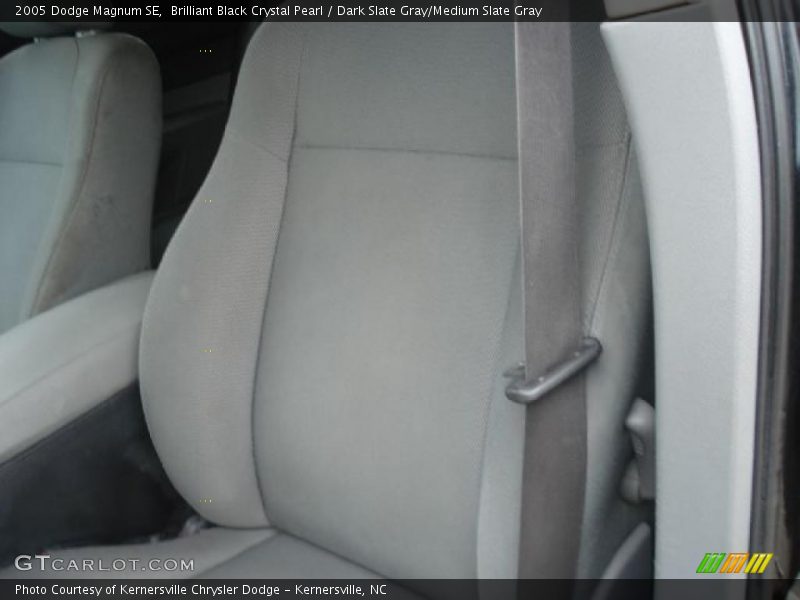 Brilliant Black Crystal Pearl / Dark Slate Gray/Medium Slate Gray 2005 Dodge Magnum SE