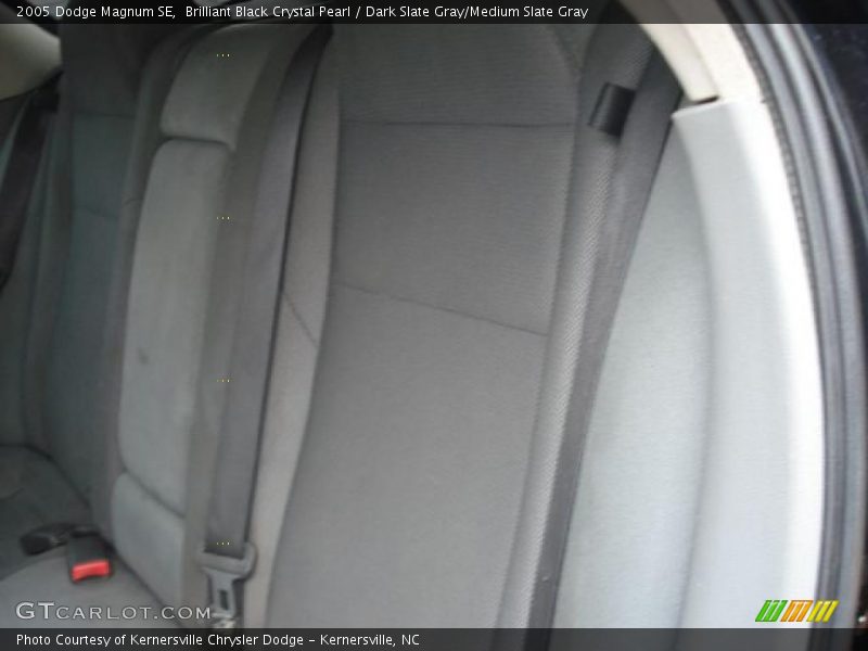 Brilliant Black Crystal Pearl / Dark Slate Gray/Medium Slate Gray 2005 Dodge Magnum SE