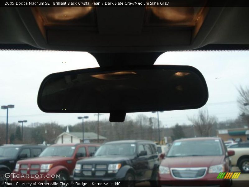 Brilliant Black Crystal Pearl / Dark Slate Gray/Medium Slate Gray 2005 Dodge Magnum SE