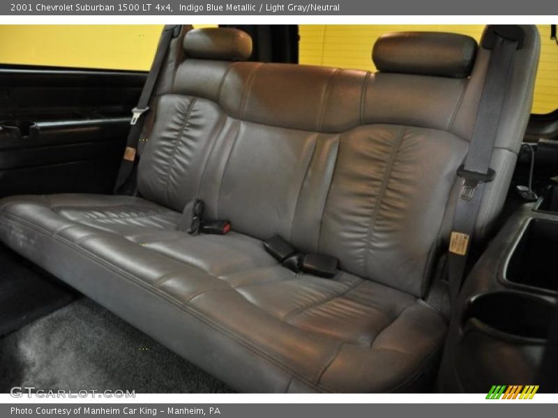 Indigo Blue Metallic / Light Gray/Neutral 2001 Chevrolet Suburban 1500 LT 4x4