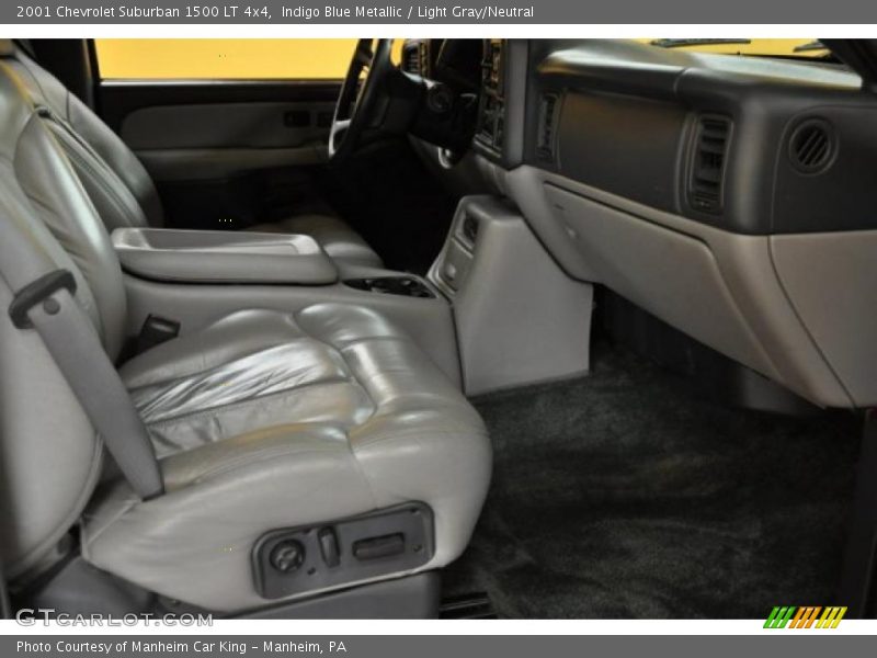 Indigo Blue Metallic / Light Gray/Neutral 2001 Chevrolet Suburban 1500 LT 4x4