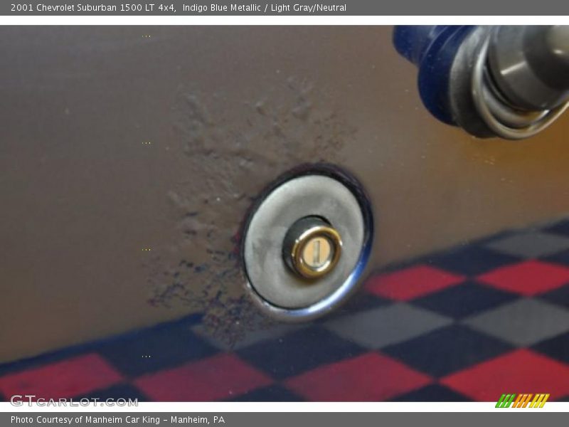 Indigo Blue Metallic / Light Gray/Neutral 2001 Chevrolet Suburban 1500 LT 4x4