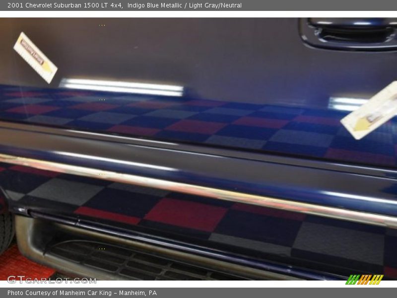 Indigo Blue Metallic / Light Gray/Neutral 2001 Chevrolet Suburban 1500 LT 4x4