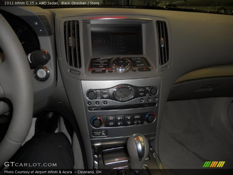 Controls of 2011 G 25 x AWD Sedan