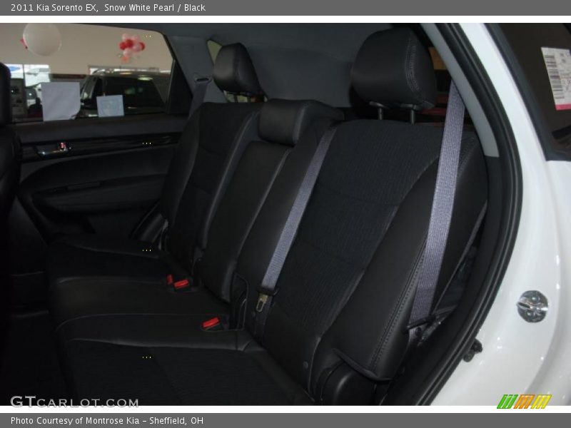 Snow White Pearl / Black 2011 Kia Sorento EX