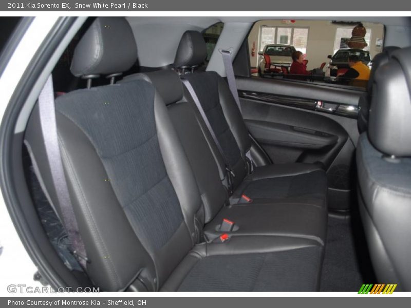 Snow White Pearl / Black 2011 Kia Sorento EX