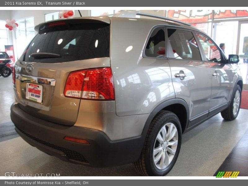 Titanium Silver / Black 2011 Kia Sorento EX