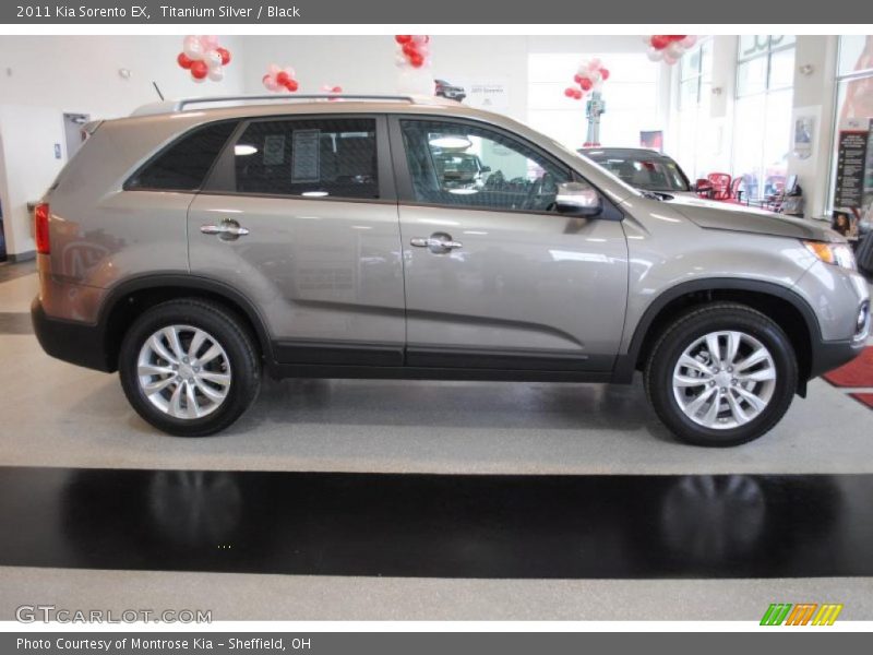 Titanium Silver / Black 2011 Kia Sorento EX