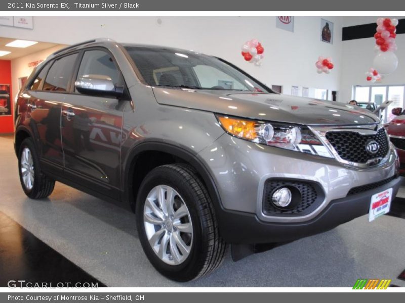 Titanium Silver / Black 2011 Kia Sorento EX